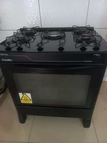 Fogão Esmaltec - Funcionamento perfeito - 5 bocas + forno