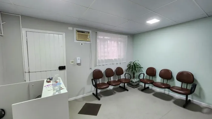 Alugo sala comercial no Subsolo solo de um sobrado na Barra Funda