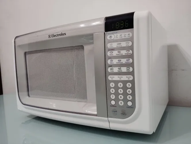 Microondas Electrolux Meus Favoritos 31 litros 