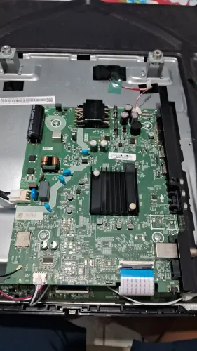 Placa Principal TV Toshiba 43 Polegadas. Original só foi utilizado por 1 mês. E outra peca