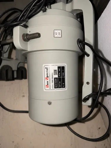motor para máquina de costura industrial da Crixi, modelo SSR-500A-VI