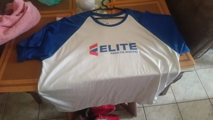 Blusa e Casaco de Malha Elite Rede de Ensino 