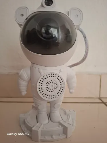 Astronauta luminária com sons relaxantes para dormir