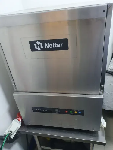 Vendo Máquina Lava-Louças Industrial Netter NT210 3T nova sem uso.