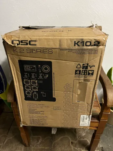 QSC K10.2 2023 semi nova open box pouco uso