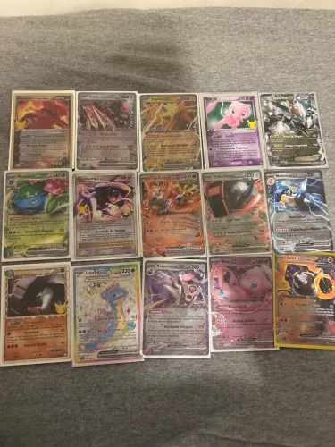 Cartas de Pokémon Ex e de celebração