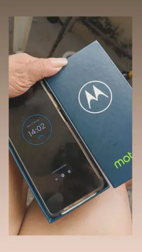 Vendo celular em perfeito estado semi novo bem conservado moto g52