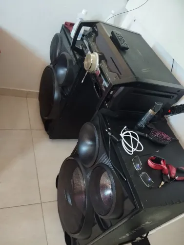 Vendo som da Sony SH2000