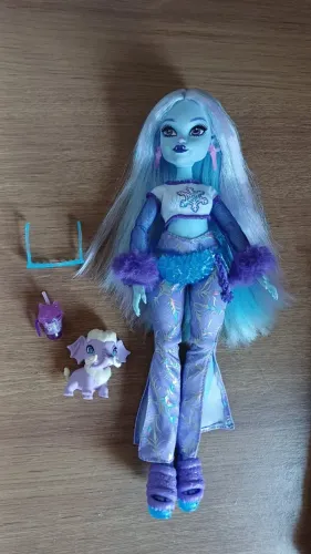 Monster high abbey básica g3 completa com caixa (leia a descrição)