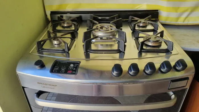 Fogão Brastemp Gourmand Inox 5 Bocas Forno Elétrico 127V Perfeito estado tudo Funciona.