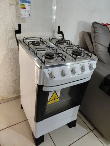 Fogão perfeito bem Novinho. entrego