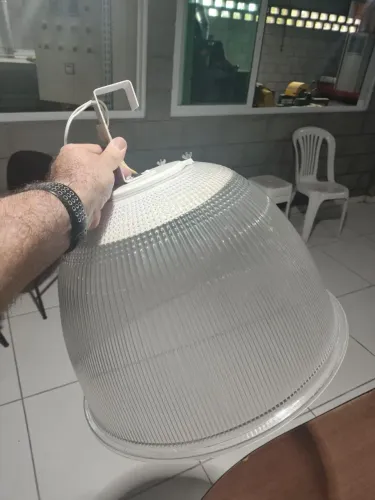 Luminária Acrílico Prismático, com gancho 