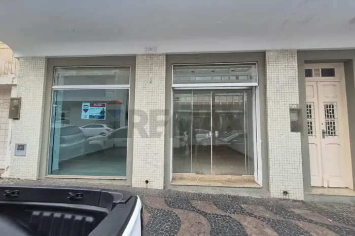 "Espaço Comercial Ideal no Centro de Capivari"