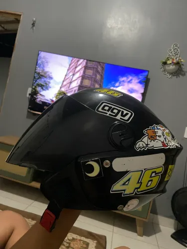 ?capacete aberto estilo agv?