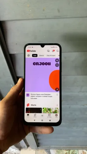 celular poço c 85 em ótimo estado só com um trinco na câmera tem até Caixa 6 meses de uso