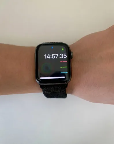 Apple Watch 4 GPS 44 mm - Cinza Espacial (Space Gray)