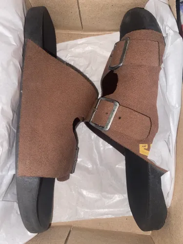 sandália chinelo birken de fivela
