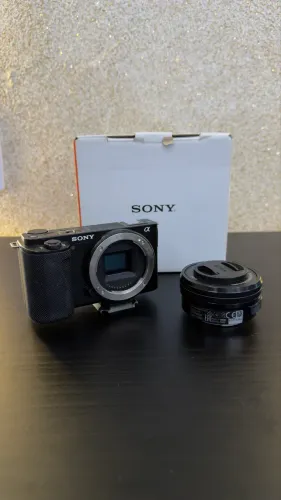 Sony ZV-E10 + Lente do Kit 16-50mm ? R$ 3.500