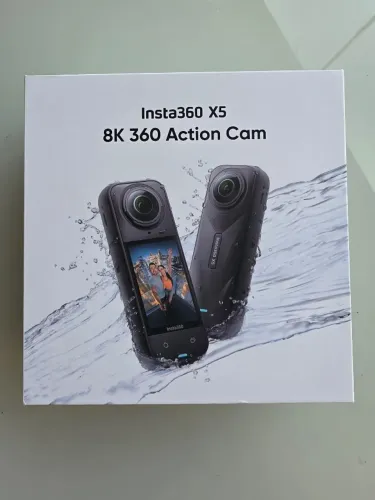 Câmera Insta360 X5 8K 360 Action Cam nova na caixa com acessórios