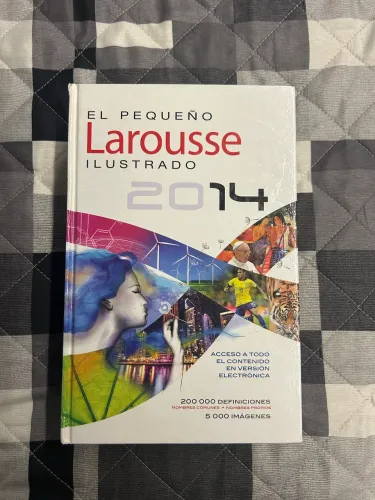 Dicionário Espanhol Larousse Ilustrado