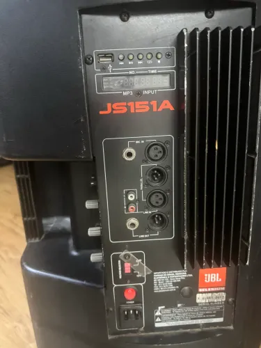 Caixa ativa 15 polegadas JBL JS151A