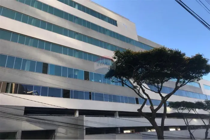 Ampla Sala Comercial para Alugar em Localização Privilegiada no São Mateus com 294m²