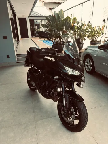 VENDO VERSYS 650cc 2047 km zerada
