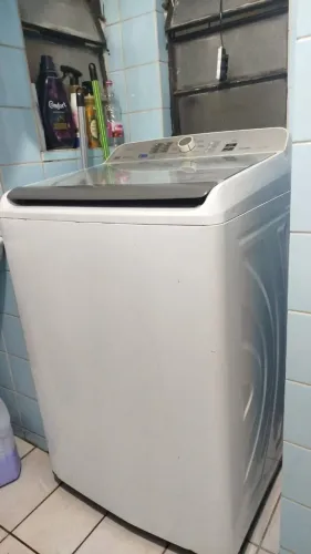 Máquina de lavar com defeito.