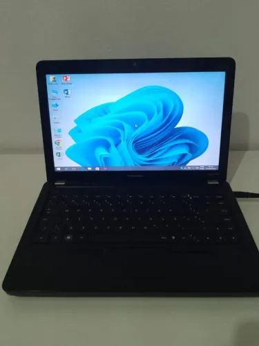 Notebook Compaq core i3, memória de 4gb, HD de 500gb, windows 10
