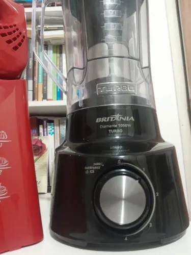 Conjunto de liquidificador e batedeira 220 Volts