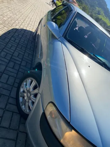 Chevrolet Vectra CD 2.2 16V / 2.0 16V Mec./aut. 1998