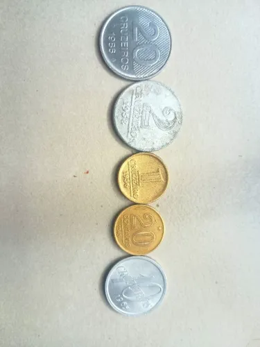 Coleção de Moedas Antigas Variadas - Raras de Encontrar em Lote