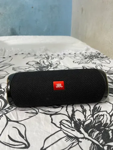 Caixinha de som JBL original