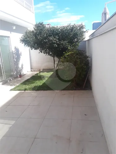 Casa à venda em condomínio com piscina em Sorocaba
