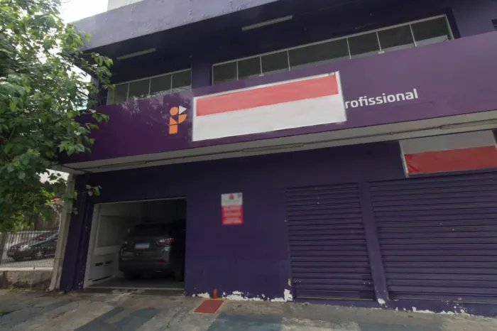 Prédio comercial na Rua Agostinho Gomes, 3199 1500 m²