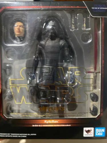 Kylo ren sh figuarts