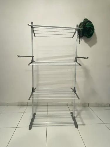 Varal de chão com 3 andares