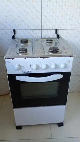 Fogão 4 bocas Esmaltec usado