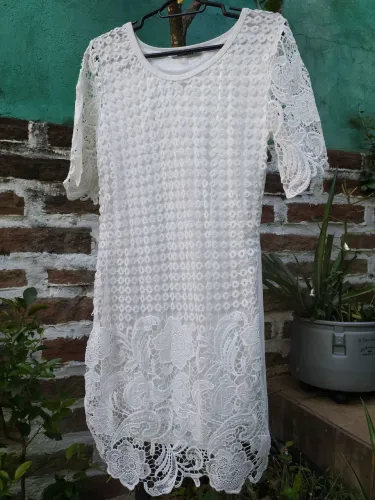 Vestido feminino social de renda com forro semi novo brechó desapego garimpo boutique M