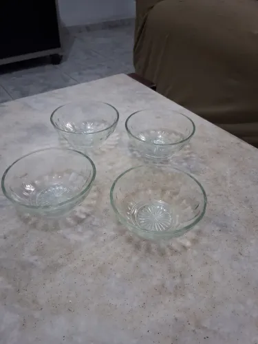 Jogo de tigelas de vidro
