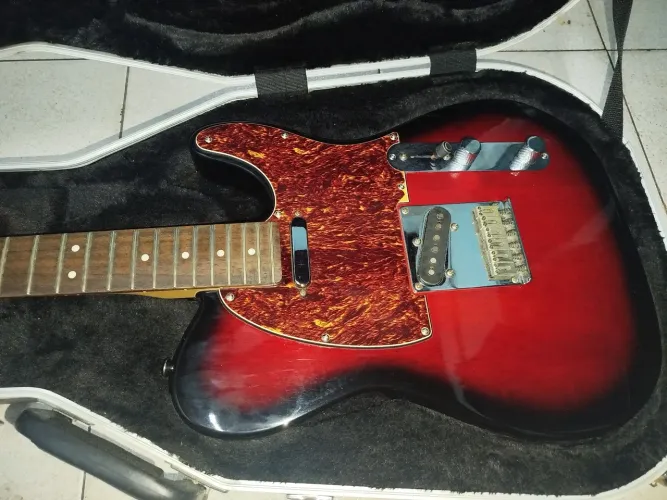 Guitarra Telecaster Squier standard