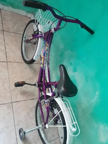 Bicicleta infantil aro 20.