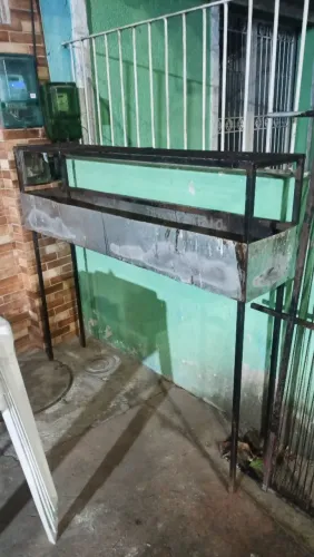Vendo churrasqueira  de espetinho de dois andares 