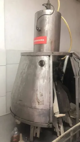 Vendo uma fábrica de refrigerante