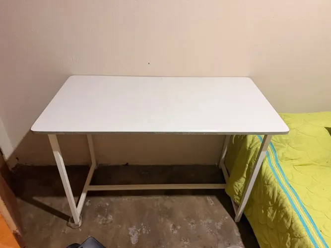 Mesa branca para estudos,escritório e para os games