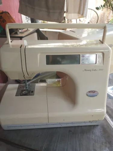 Máquina de bordar Janome Memory Craft 5000