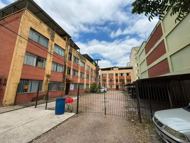 Apartamento para Venda em Resende, Comercial, 2 dormitórios, 1 banheiro, 1 vaga