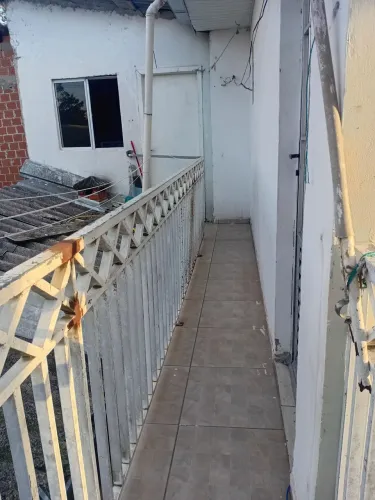 Alugo kitinete,mobiliada, quarto, cozinha, lavanderia e banheiro