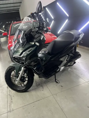 Vende-se Honda Adv 150 verde 2024