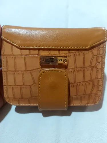 Vendo uma carteira apellica por 50,00
